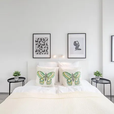 Absolute - New - Sunny 부다페스트